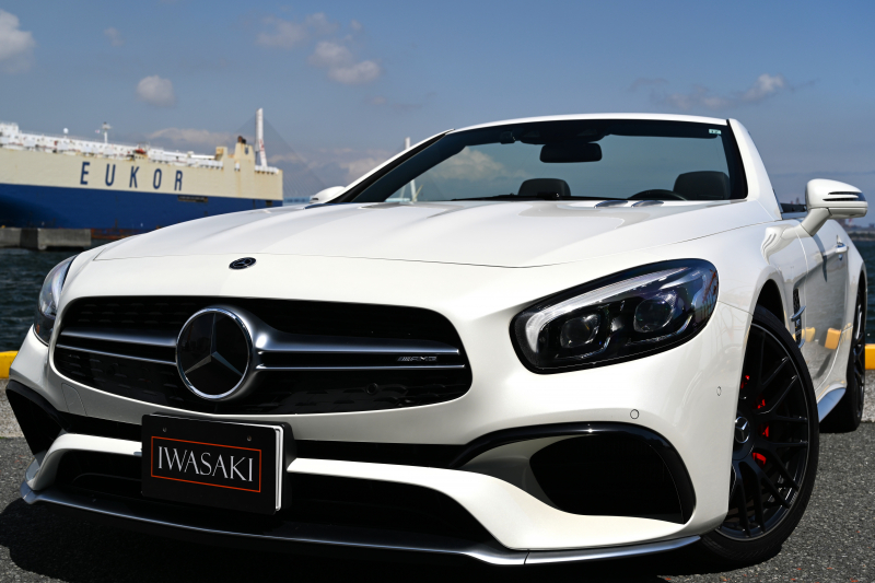 AMG SLクラス 超希少R231後期最終モデルAMG SL63正規ディーラー車左ハンドルまダイヤモンドホワイトパール＆ブラックフルレザーインテリアAMG専用純正マットブラックF19インチR20インチレッドキャリパーベンチレーターシートマジックスカイルーフ純正LEDヘッドライト本革巻きステアカーボンインテリアパネル等超豪華装備多数必見！！