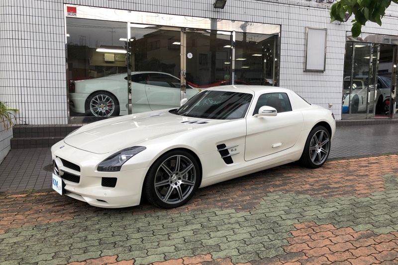 Amg Sls カーボンpkg ディーラー車 Kmオート メルセデスベンツ 中古車 検索サイト メルセデスベンツライフ Com